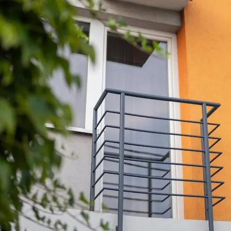 N12 Bright And Cozy With Ac And Parking