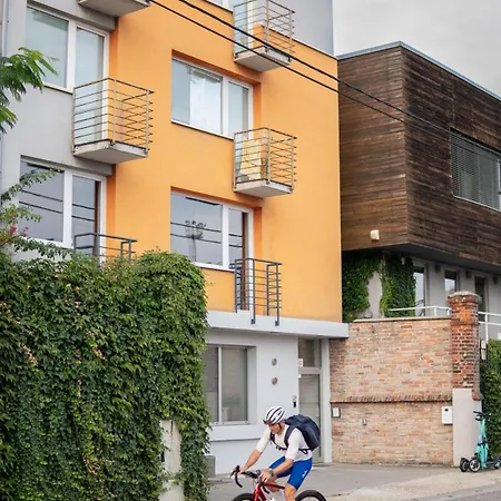 Lägenhet N12 Bright And Cozy With Ac And Parking Bratislava