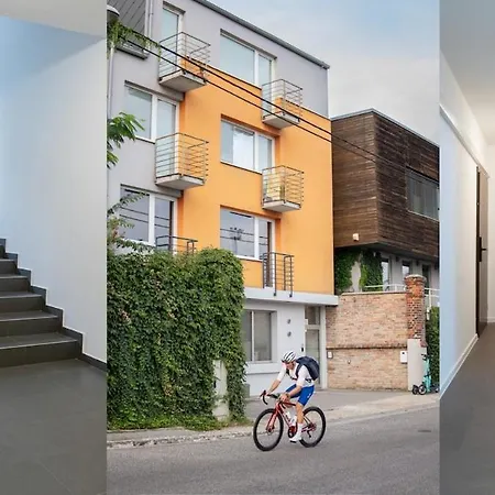 N12 Bright And Cozy With Ac And Parking Lägenhet Bratislava