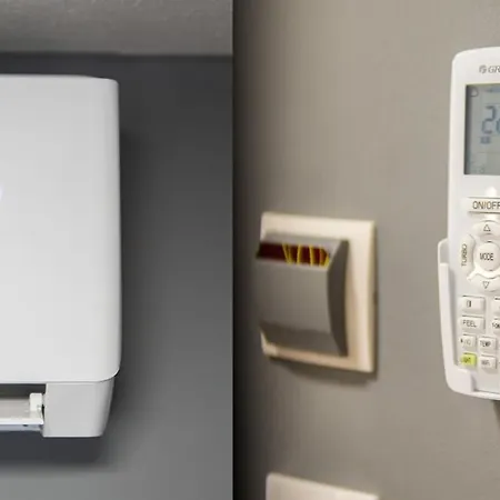 N12 Bright And Cozy With Ac And Parking Μπρατισλάβα